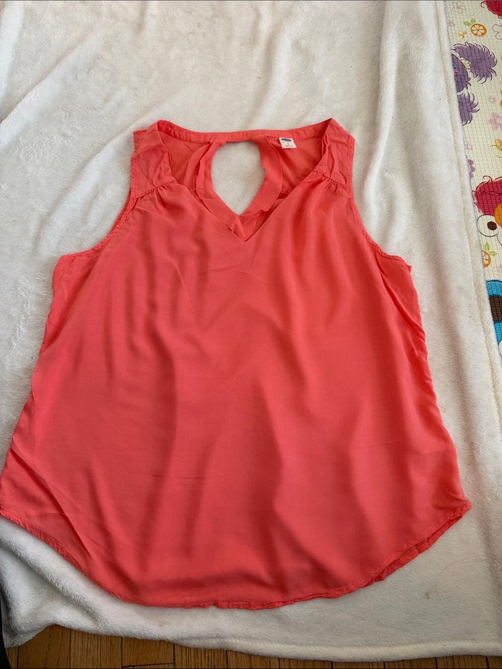 Old Navy Coral Keyhole V-Neck Sleeveless Camisole